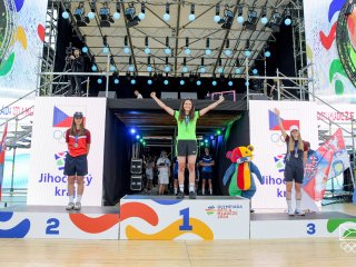 Cyklistika silniční kritérium kadetky: 1. místo Antonie Cermanová, 2. místo Eva Drhová, 3. místo Barbora Bukovská